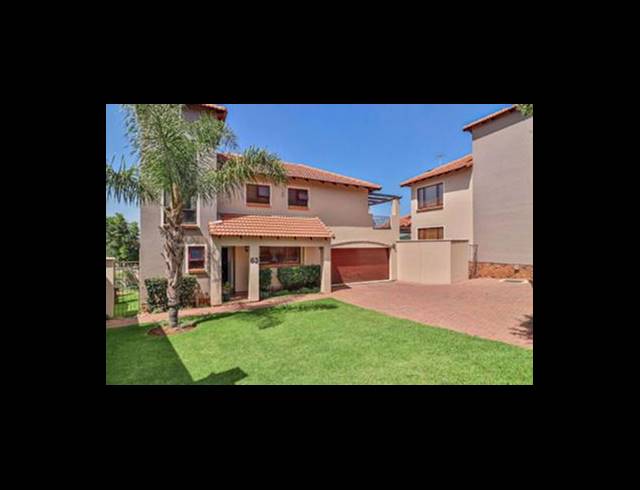 3 BEDROOM TOWNHOUSE FOR SALE IN GLENVISTA
